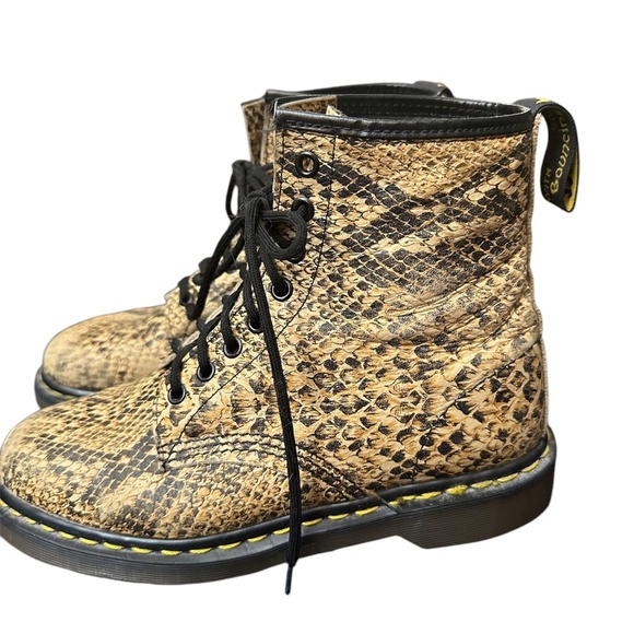 Dr. Martens Reptile Print Leather Boots - Vintage 1990's Docs - Ladies size 9 US - Picture 3 of 8